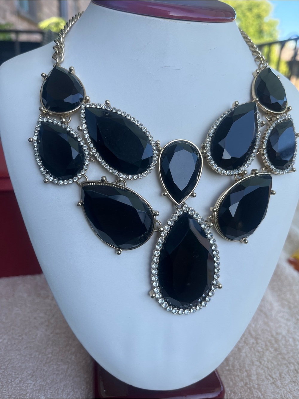 Elegant Black Teardrop Statement Necklace - Women Jewelry new with tag